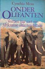 Onder olifanten 9789022509159 Robert Moss, Verzenden, Gelezen, Robert Moss