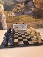 Schaakspel - Groot unieke marmeren schaakset & schaakklok -
