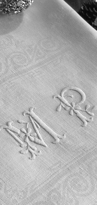 Tafelkleed - 245 cm - 160 cm - Een tafelkleed van linnen met, Antiek en Kunst, Antiek | Kleden en Textiel