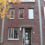 Tussenwoning met tuin en wasmachineaansluiting, Huizen en Kamers, Huizen te koop, Almere