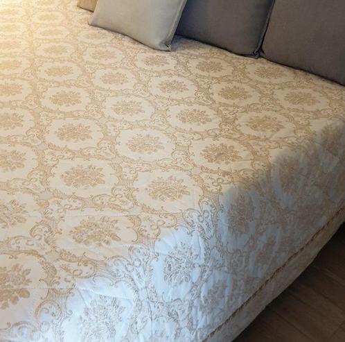 Verfijnde vintage lentequilt, Italiaans textiel - Bedsprei -, Antiek en Kunst, Antiek | Kleden en Textiel