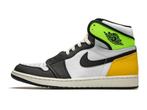 Air Jordan 1 Retro High OG Volt University Gold - Maat 44 EU, Ophalen of Verzenden, Nieuw, Jordan