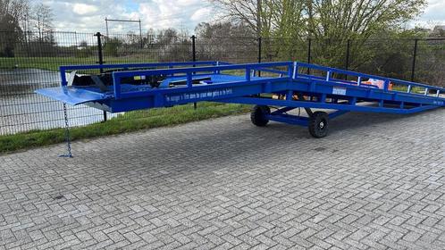 Laadbrug laadperron laadramp container laden NIEUW, Zakelijke goederen, Machines en Bouw | Heftrucks en Intern transport, Overige typen