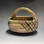 Oribe Ware - Kom - Confectionery dish with handle / Wooden