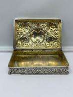 Snuifdoos - .800 zilver - tulgaten, Antiek en Kunst, Antiek | Goud en Zilver