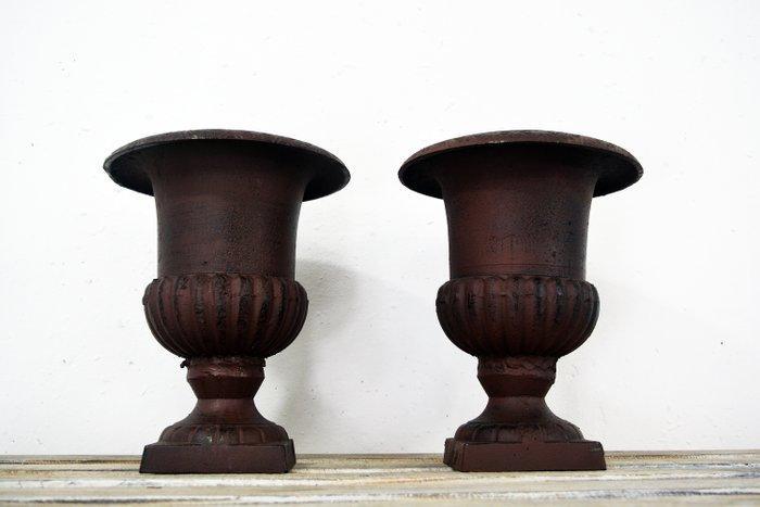 Bloempot (2) - Gietijzer, Antiek en Kunst, Curiosa en Brocante