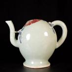 Theepot - The porcelain teapot called Cadogan with celadon