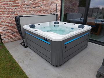 Extra zuinige 5 persoons Jacuzzi, All-in prijs! Royalty Spas beschikbaar voor biedingen