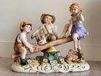 Capodimonte - Beeld, Spelende kinderen op de wip - zeer, Antiek en Kunst