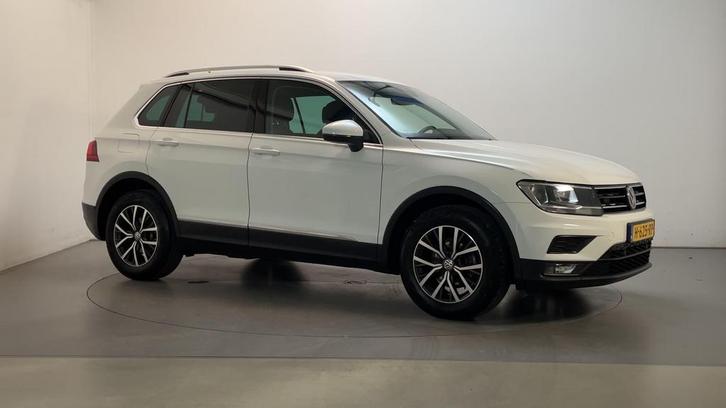 Zakelijke Lease |  Volkswagen Tiguan 1.5 TSI Comfortline Bus, Auto's, Volkswagen, Dealer onderhouden, Lease, Grijs, Handgeschakeld