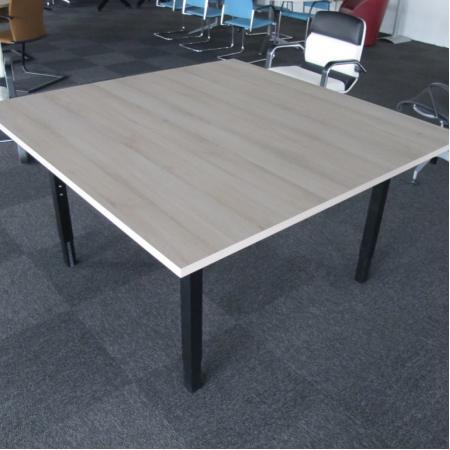 (MDK-104899) Kwadrant vergadertafel nieuw, Huis en Inrichting, Bureaus, Nieuw, Ophalen of Verzenden