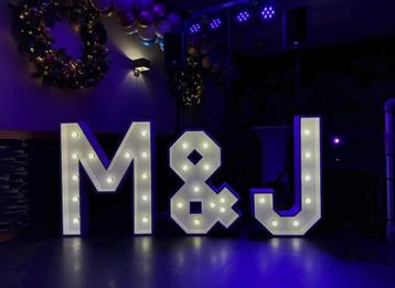 Exclusieve Lichtletters – Luxe Blikvanger voor elk Feest beschikbaar voor biedingen