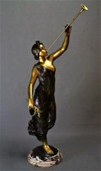 Emmanuel VILLANIS - sculptuur, La Renommée - 84 cm - Metaal