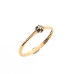 Gouden solitair ring met diamant 0,02 ct. | Desiree, Gebruikt, Overige kleuren, Ophalen of Verzenden, 17 tot 18