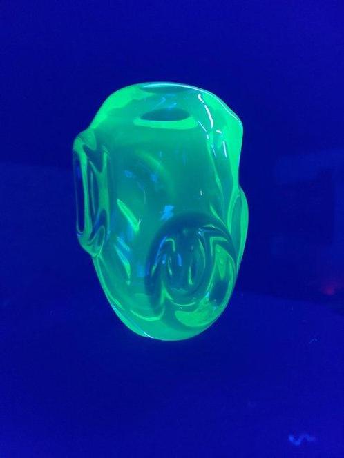 Škrdlovice - Jan Broz - Vaas - uranium glas, Antiek en Kunst, Antiek | Glas en Kristal