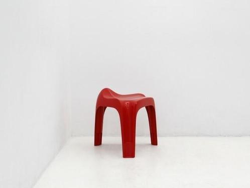 Kruk Casala Casalino - rood - stapelbaar, Zakelijke goederen, Kantoor en Winkelinrichting | Kantoormeubilair en Inrichting, Overige typen