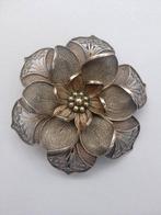 Filigraan broche bloem - Zilver - midden van de 20e eeuw, Antiek en Kunst