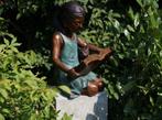 Bronzen Lezend Meisje Met Kat - Unieke Tuindecoratie, Tuin en Terras, Verzenden, Nieuw, Metaal, Mensenbeeld