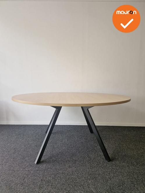 Vergadertafel - rond - 160 cm - Eiken blad - Met een zwart o, Zakelijke goederen, Kantoor en Winkelinrichting | Kantoormeubilair en Inrichting