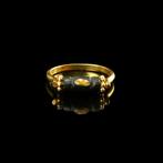 Byzantijns Ring met versierde Byzantijnse glasparel