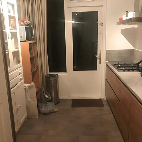 Privékamer in Amstelveen gevonden in Amstelveen, Huizen en Kamers, Huizen te huur, Direct bij eigenaar, (Studenten)kamer