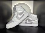 Nike - Air Jordan 1 Mid - Sneakers - Maat: EU 41, Kleding | Heren, Schoenen, Nieuw