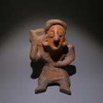 Colima, Westkust Mexico Terracotta Zittend figuur. 11,3 cm