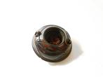 Zeldzame netsuke en buis in de vorm van een chagama met twee