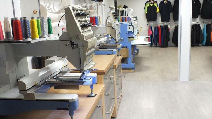 Kleding laten borduren met logo/bedrijfsnaam, Hobby en Vrije tijd, Borduren en Borduurmachines, Machineborduren, Nieuw, Borduurmachine
