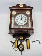 Zwarte Woud wandklok - Antiek Hout, Keramiek - 1850-1900