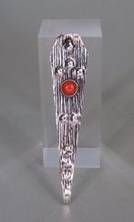 Bloedkoraal - Kometen broche ca. 1935, Amsterdamse school -