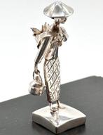 No reserve-Grote zilveren miniatuur Indonesische vrouw met