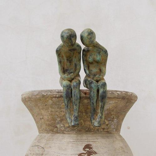 sculptuur, NO RESERVE PRICE - Sculpture of a Couple sitting, Antiek en Kunst, Kunst | Designobjecten
