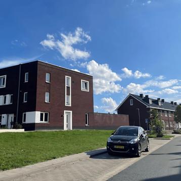 Eengezinswoning met tuin en 4 slaapkamers beschikbaar voor biedingen