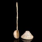 Oud-Romeins Bronzen lepel en conische beker (Zonder, Antiek en Kunst