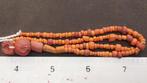 Oud-Egyptisch Faience, Terracotta kralenketting (Zonder