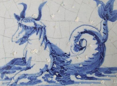 Tegel - Zeewezentegel met een Zeekoe. - 1650-1700, Antiek en Kunst, Antiek | Glas en Kristal