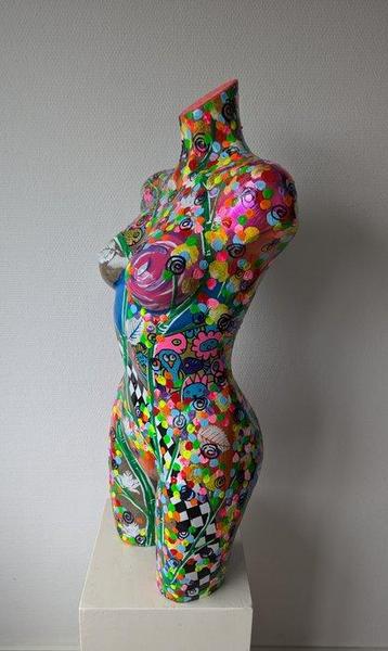 Amanda Dake (1974) - sculptuur, Mannequin Cora - 84 cm - beschikbaar voor biedingen