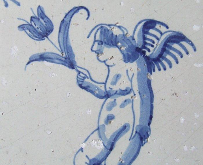 Tegel - Cupido met een grote Tulp-Zeldzaam. - 1650-1700, Antiek en Kunst, Antiek | Glas en Kristal