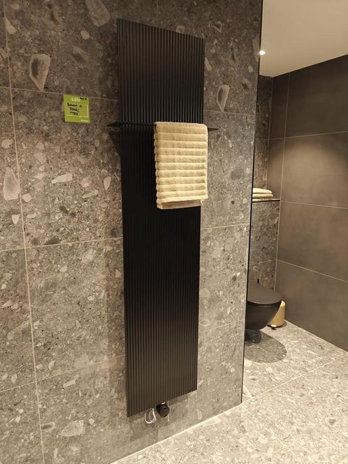 Showmodel Elektrische designradiator mat zwart - 0036, Doe-het-zelf en Verbouw, Verwarming en Radiatoren, Radiator, Nieuw, Ophalen