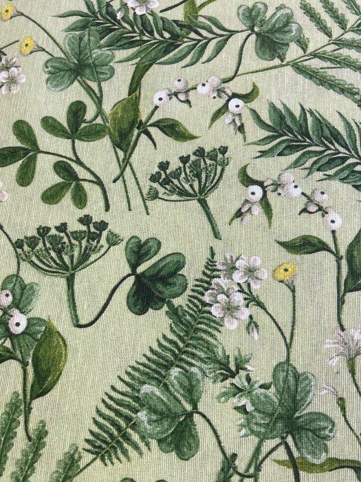 Exclusieve stof met bloemenpatroon op groene achtergrond, in, Antiek en Kunst, Antiek | Kleden en Textiel
