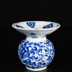 Kwispedoor - Porseleinen urinoir of Zhadou met blauw en wit, Antiek en Kunst
