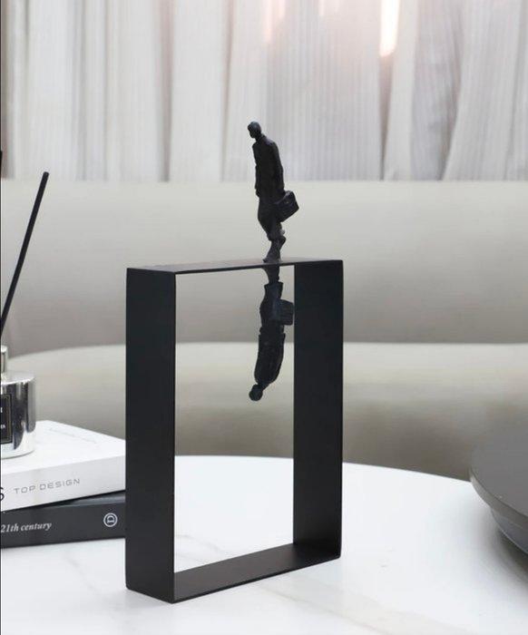 Tafelmiddenstuk - Metaal, Hars - De wandelende man, Huis en Inrichting, Overige Huis en Inrichting