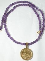 Medaille van de Heilige Maagd Maria en ketting van