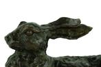 sculptuur, Reclining Hare - 63 cm - Foundry Stamp - 22 cm -