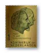Postzegel 75 jaars troonswisseling 2023 24K goud, Postzegels en Munten, Ophalen of Verzenden