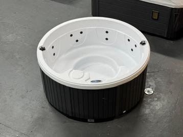 Nieuw - jacuzzi Passion spa Malta rond incl bezorging beschikbaar voor biedingen