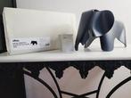 Vitra - Charles & Ray Eames - Stoel - Elephant, Design