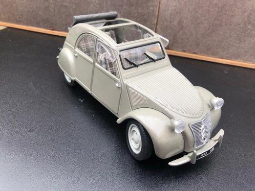Maisto, Solido 1:18 - Model cabriolet (2) - Citroen 2CV, Hobby en Vrije tijd, Modelauto's | 1:5 tot 1:12