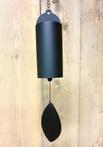 Zwarte metalen windgong met 1 buis